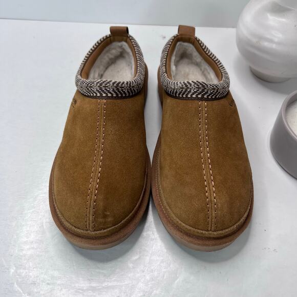 Koolaburra by UGG Burree Slip-On Suede Slippers Faux Fur Lined Tan Men 8 - Picture 2 of 9